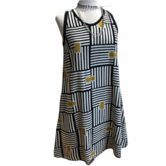 Iguana Dresses & Skirts - Iguana Stylish Shift Dress Black, Gold and White Geometric Design. Large.‎